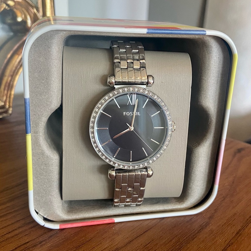 FOSSIL SILVER WATCH | Never worn, original packaging